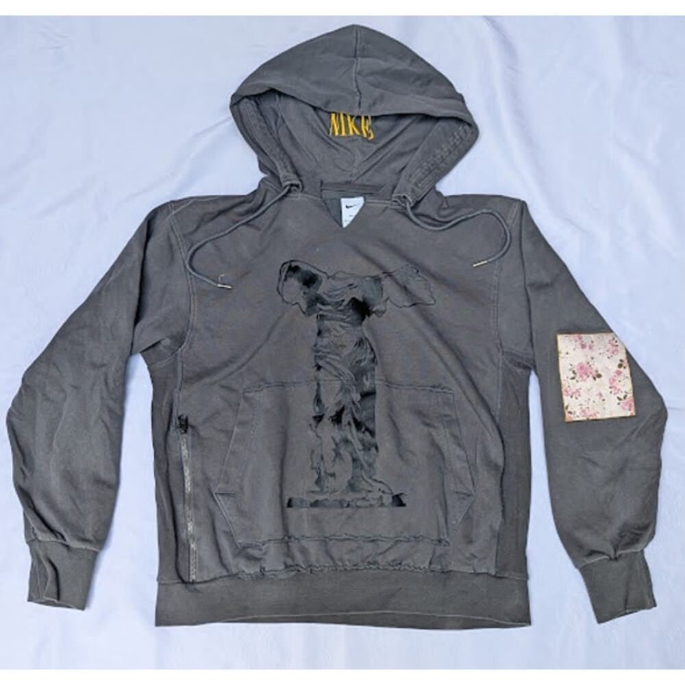 Nike Standard Issue Hoodie Sweatshirt Winged Victory of Samothrace Sz M